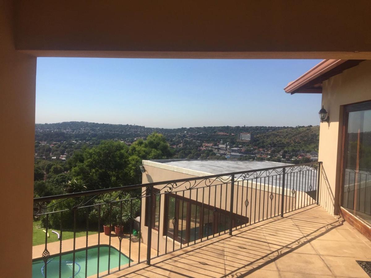 Views For Africa Villa Johannesburg Exterior photo